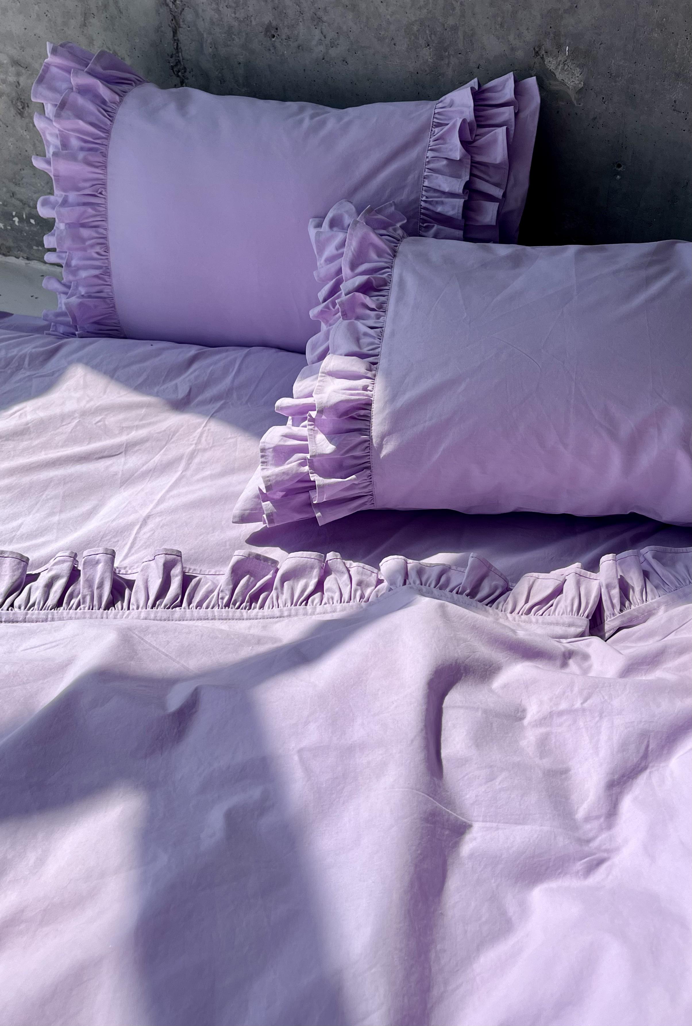 Комплект постільної білизни White Dream полуторний з рюшами 155х215 см варена бавовна Ліловий (2003/2R) - фото 1 Комплект постільної білизни White Dream полуторний з рюшами 155х215 см варена бавовна Ліловий (2003/2R) - фото 1