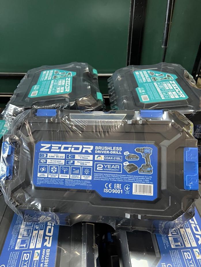 Шуруповерт аккумуляторный универсальный Zegor CDAX-21BL/21В/50 Нм/две скорости/2 батареи 21 В 2 Ач/Реверс/Подсветка - фото 9 Шуруповерт аккумуляторный универсальный Zegor CDAX-21BL/21В/50 Нм/две скорости/2 батареи 21 В 2 Ач/Реверс/Подсветка - фото 9