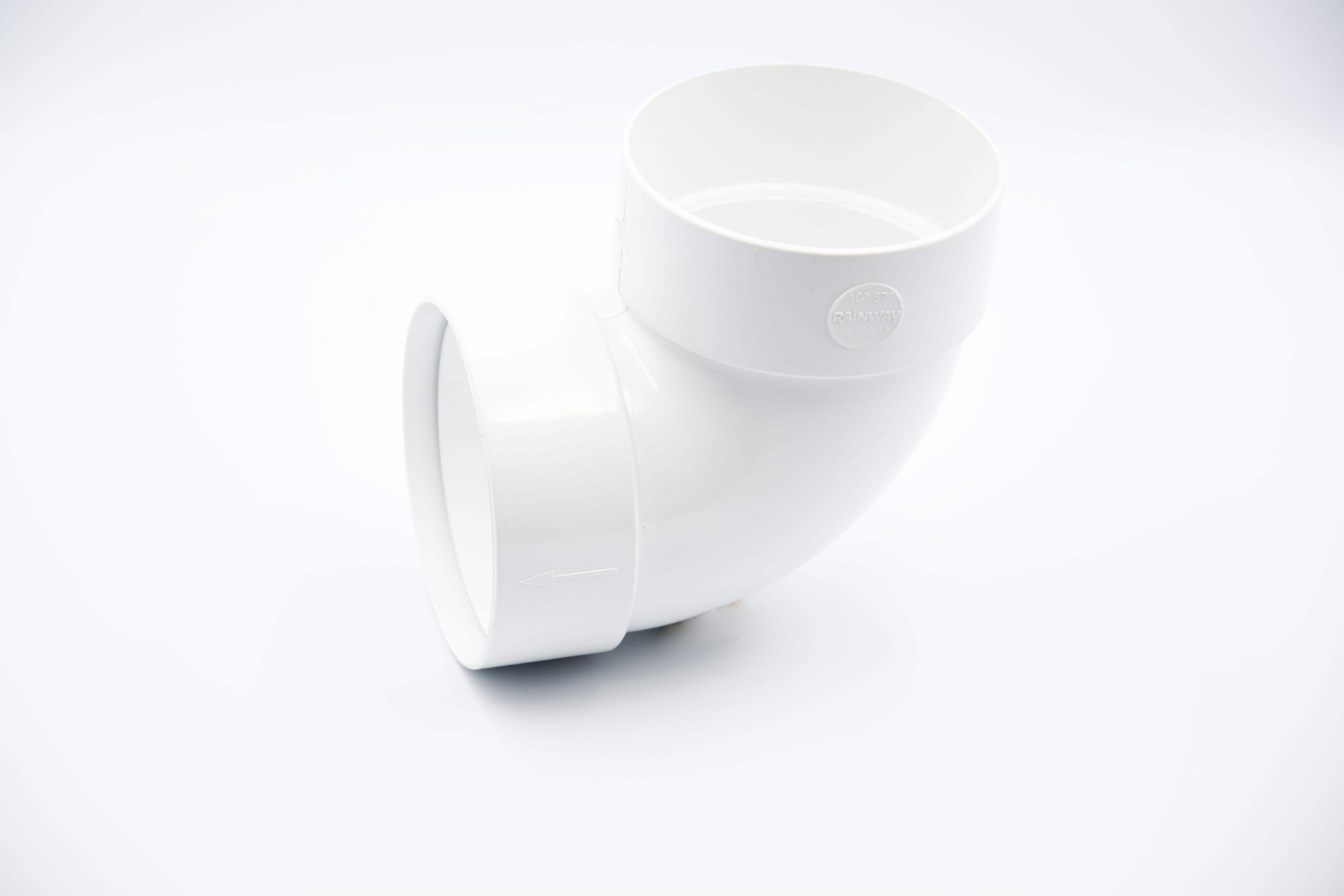 Отвод трубы двухмуфтовый RAINWAY 87° D 100 мм Белый RAL 9003 (10.130.16.001.RW) Отвод трубы двухмуфтовый RAINWAY 87° D 100 мм Белый RAL 9003 (10.130.16.001.RW)