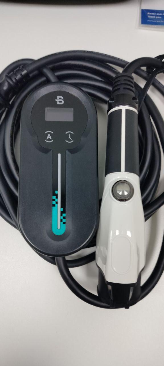 Зарядное устройство для электромобиля 3,7 кВт 16А OLED экран Type1 (J1772) - фото 13 Зарядное устройство для электромобиля 3,7 кВт 16А OLED экран Type1 (J1772) - фото 13