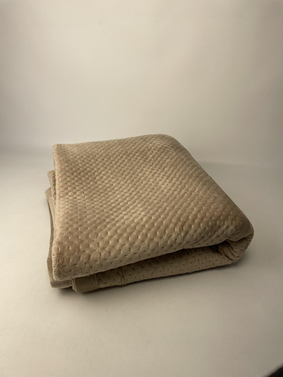 Покривало велюрове AN 12-40 150x230 см Бежевий (CN37616) - фото 1 Покривало велюрове AN 12-40 150x230 см Бежевий (CN37616) - фото 1