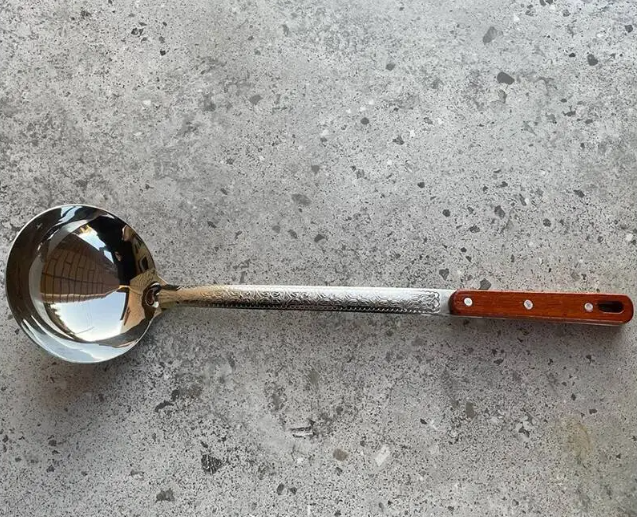 Половник із дерев'яною ручкою 47 см (C47-P) - фото 2 Половник із дерев'яною ручкою 47 см (C47-P) - фото 2