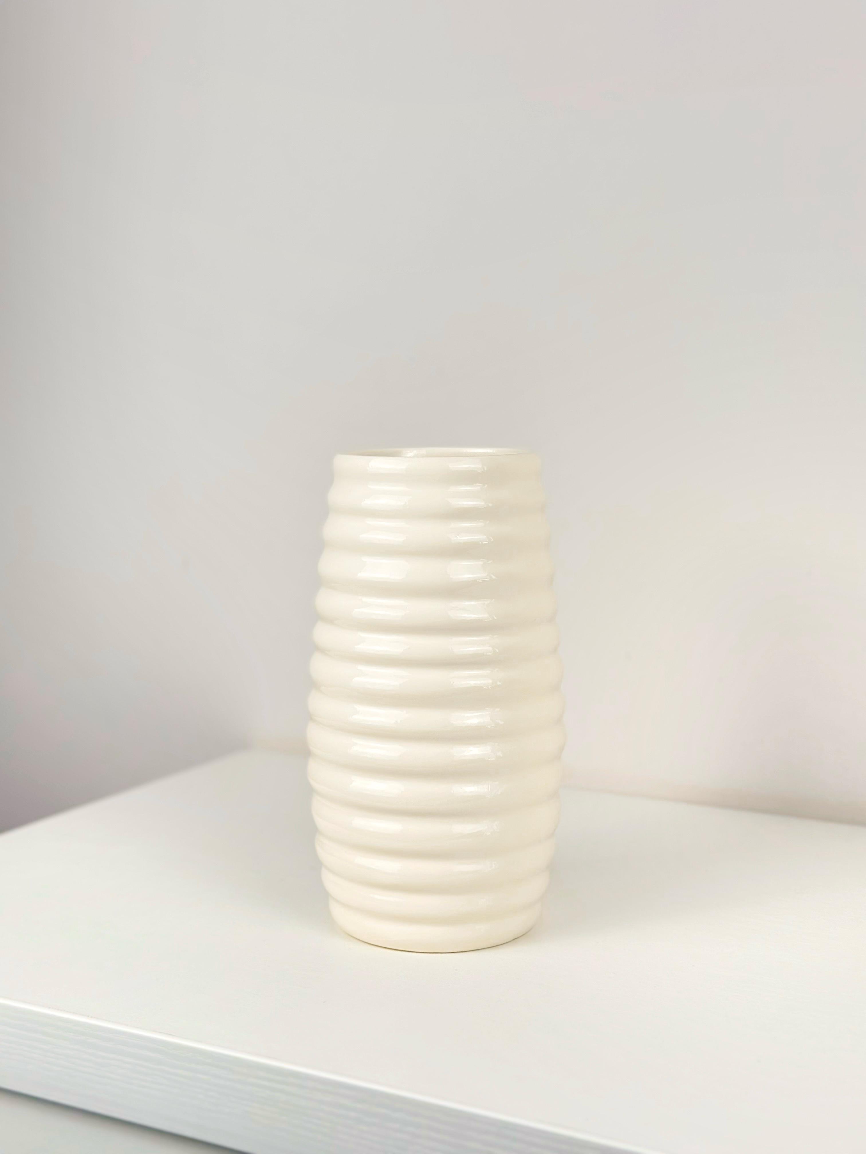 Ваза для квітів та декору глиняна керамічна Вулик 20 см Бежевий (4001-2) - фото 6 Ваза для квітів та декору глиняна керамічна Вулик 20 см Бежевий (4001-2) - фото 6