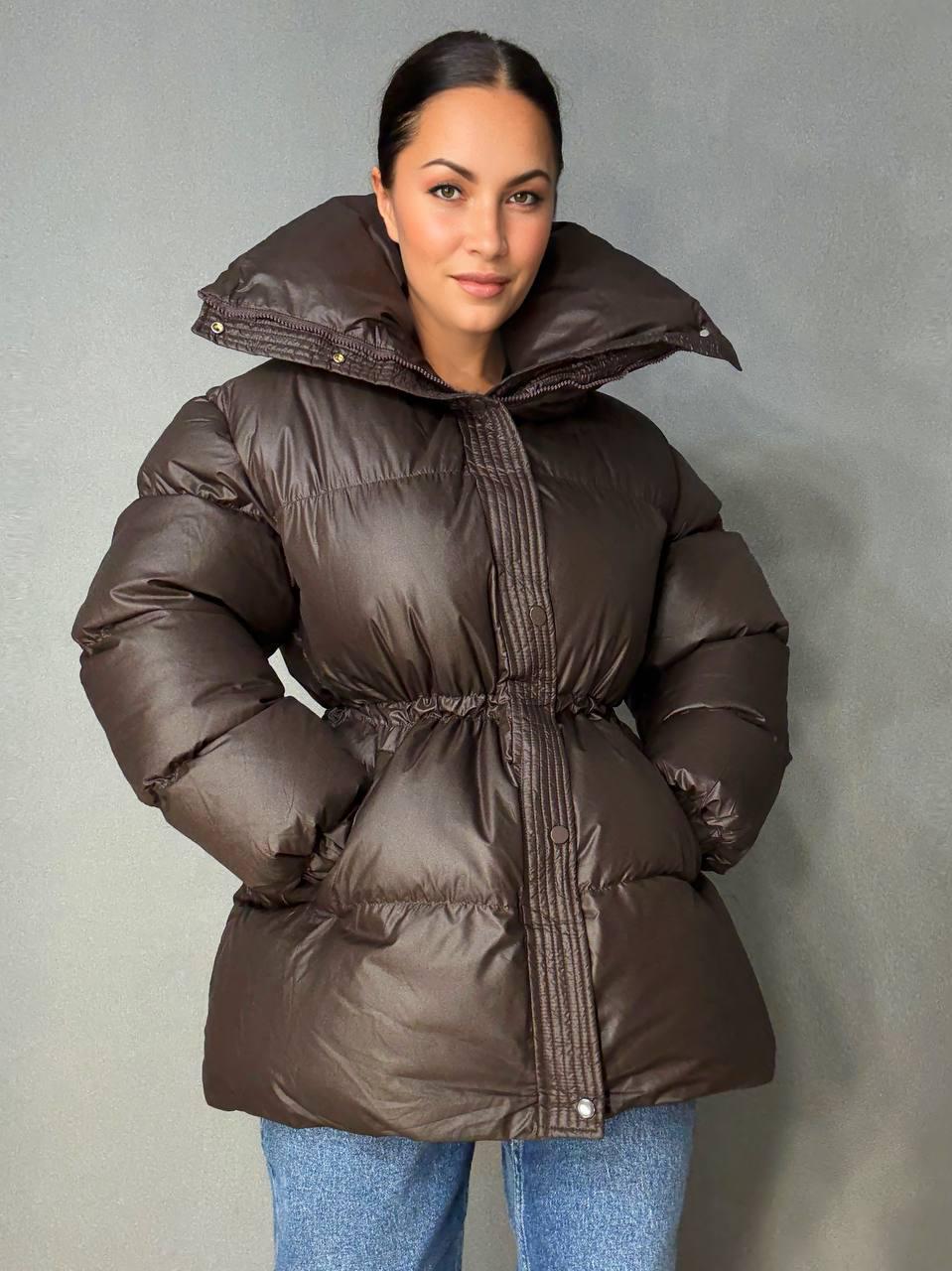 Куртка женская HAIZIYUAN 8055 пуф глянцевая удлиненная с утяжкой на талии L Коричневый (5585) - фото 5 Куртка женская HAIZIYUAN 8055 пуф глянцевая удлиненная с утяжкой на талии L Коричневый (5585) - фото 5