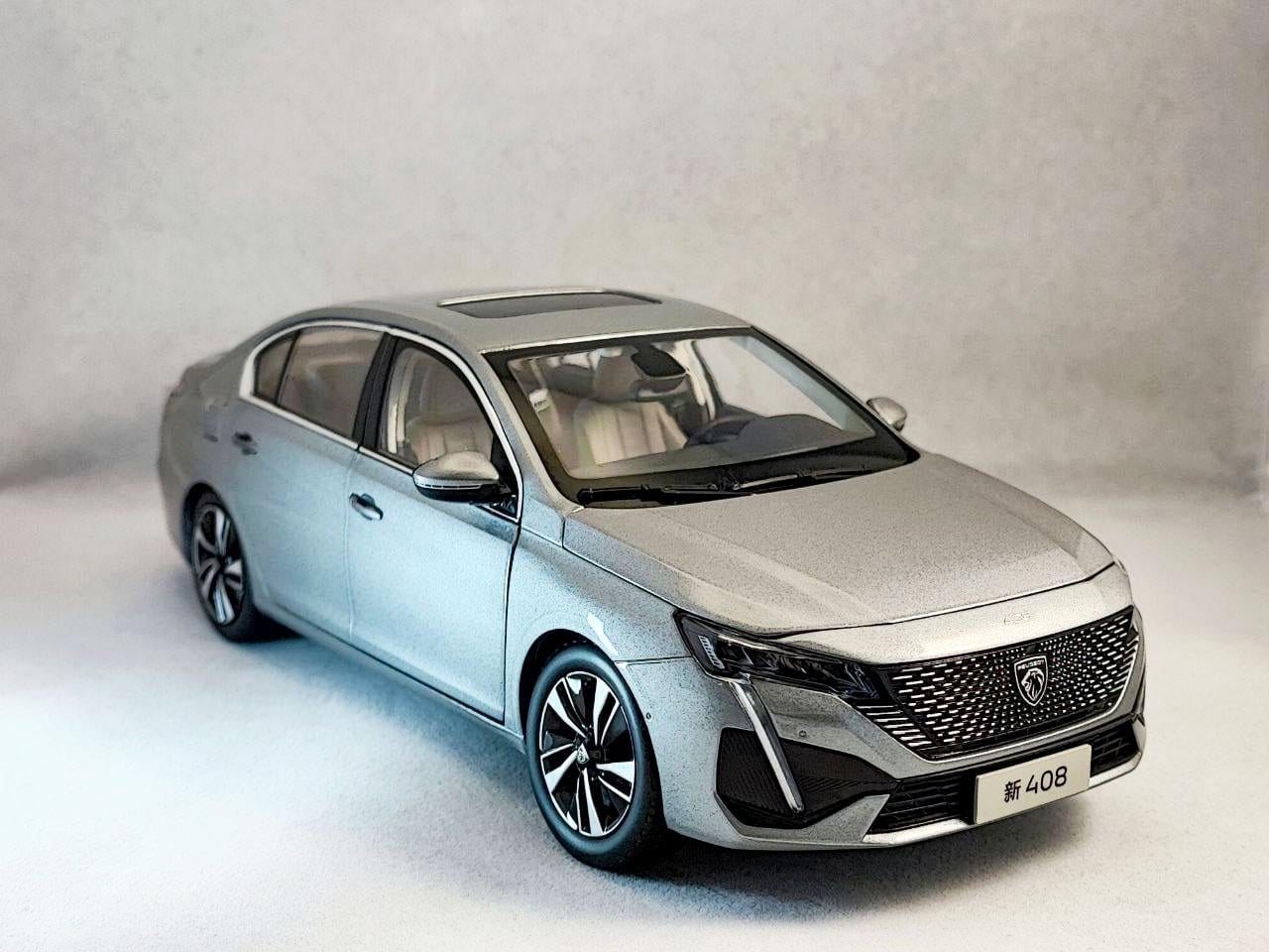 Модель автомобиля 1:18 Peugeot 408 Серый (14)