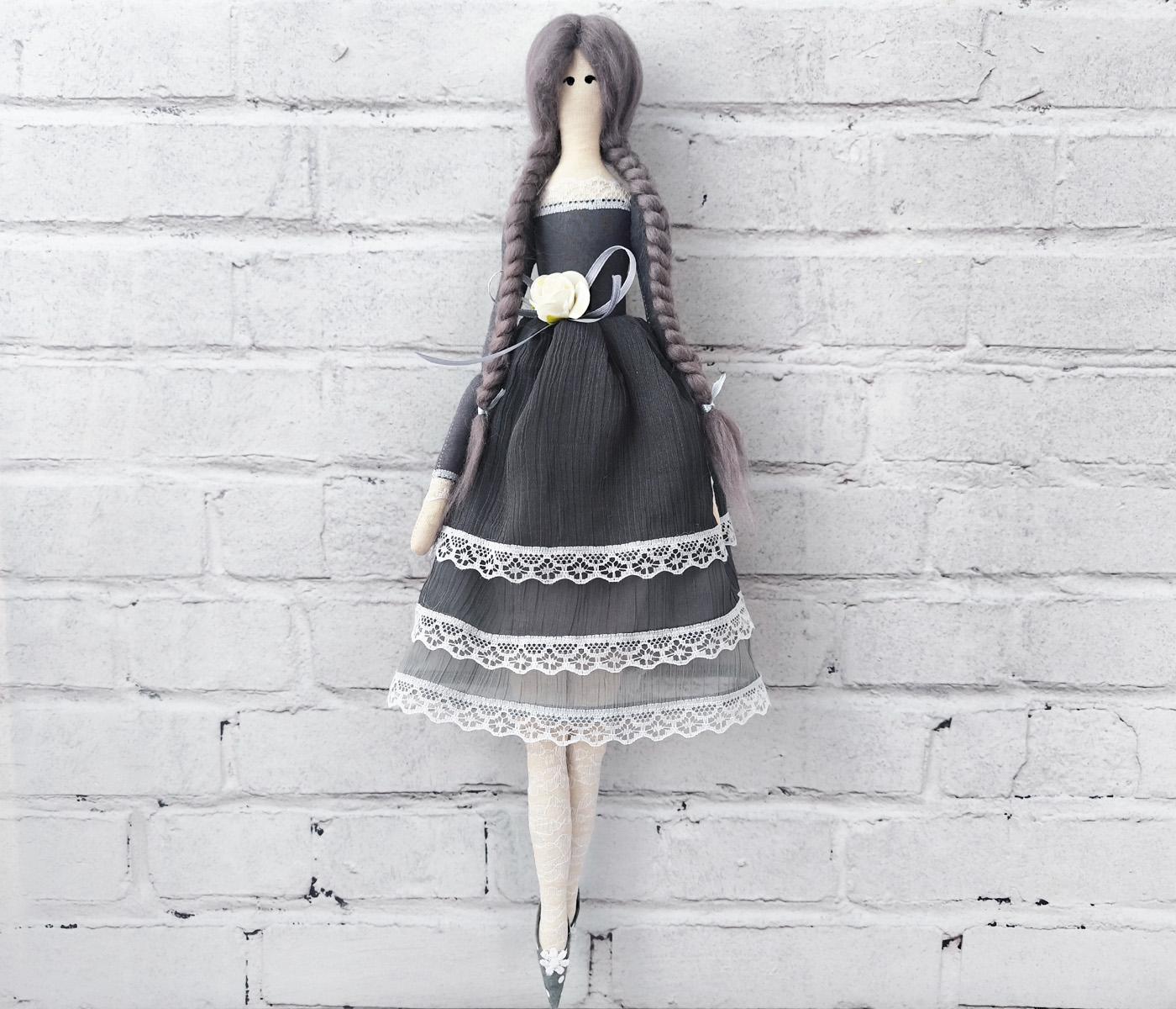 Интерьерная кукла в стиле тильда в платье Серый/Белый (32200120)
