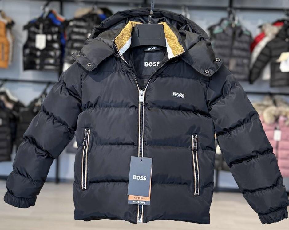 Куртка для мальчика BOSS зимняя 146-152 см Черный (30562751) - фото 2 Куртка для мальчика BOSS зимняя 146-152 см Черный (30562751) - фото 2