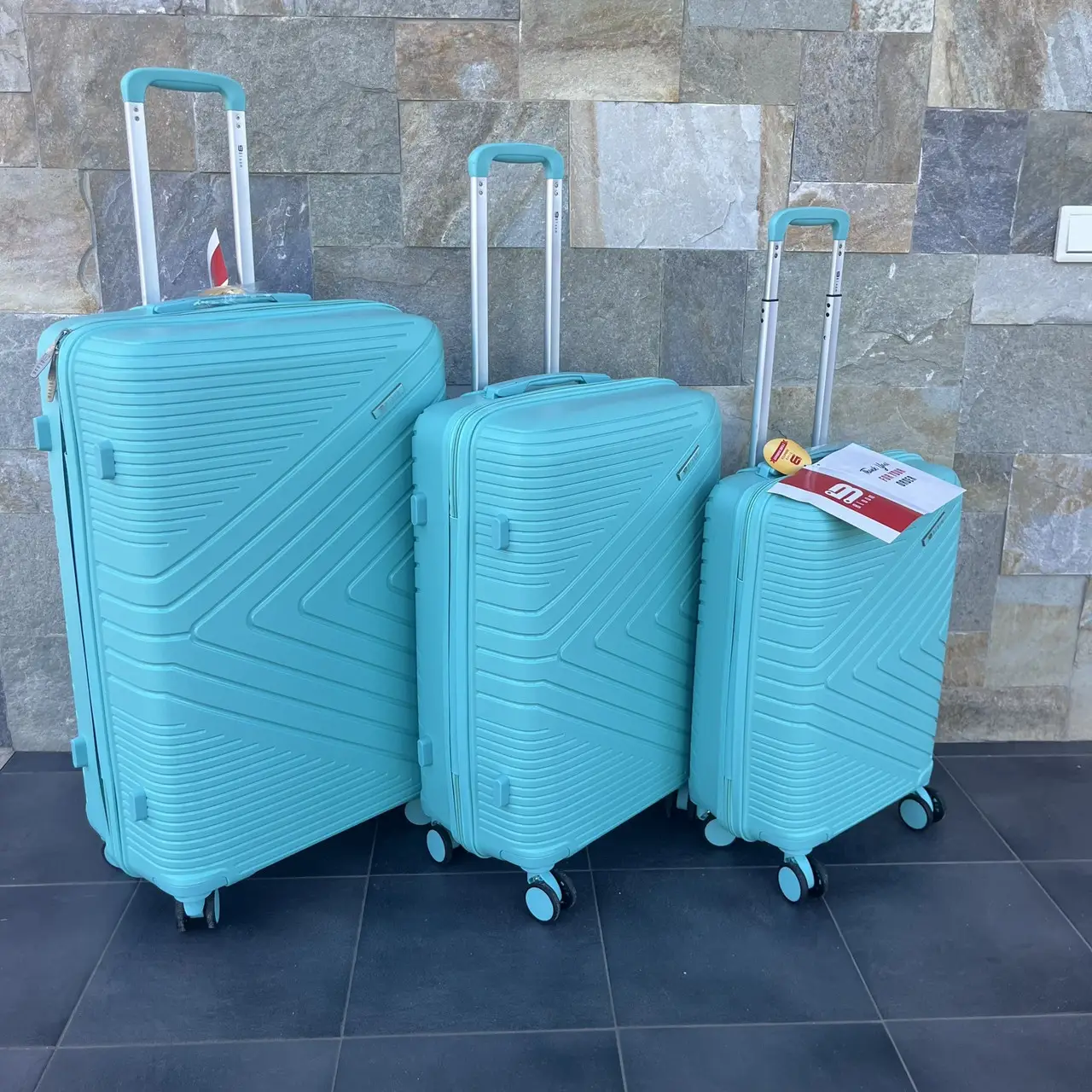 Валіза дорожня з поліпропілену Bloom 1706 середній М 63 л М'ятний - фото 7