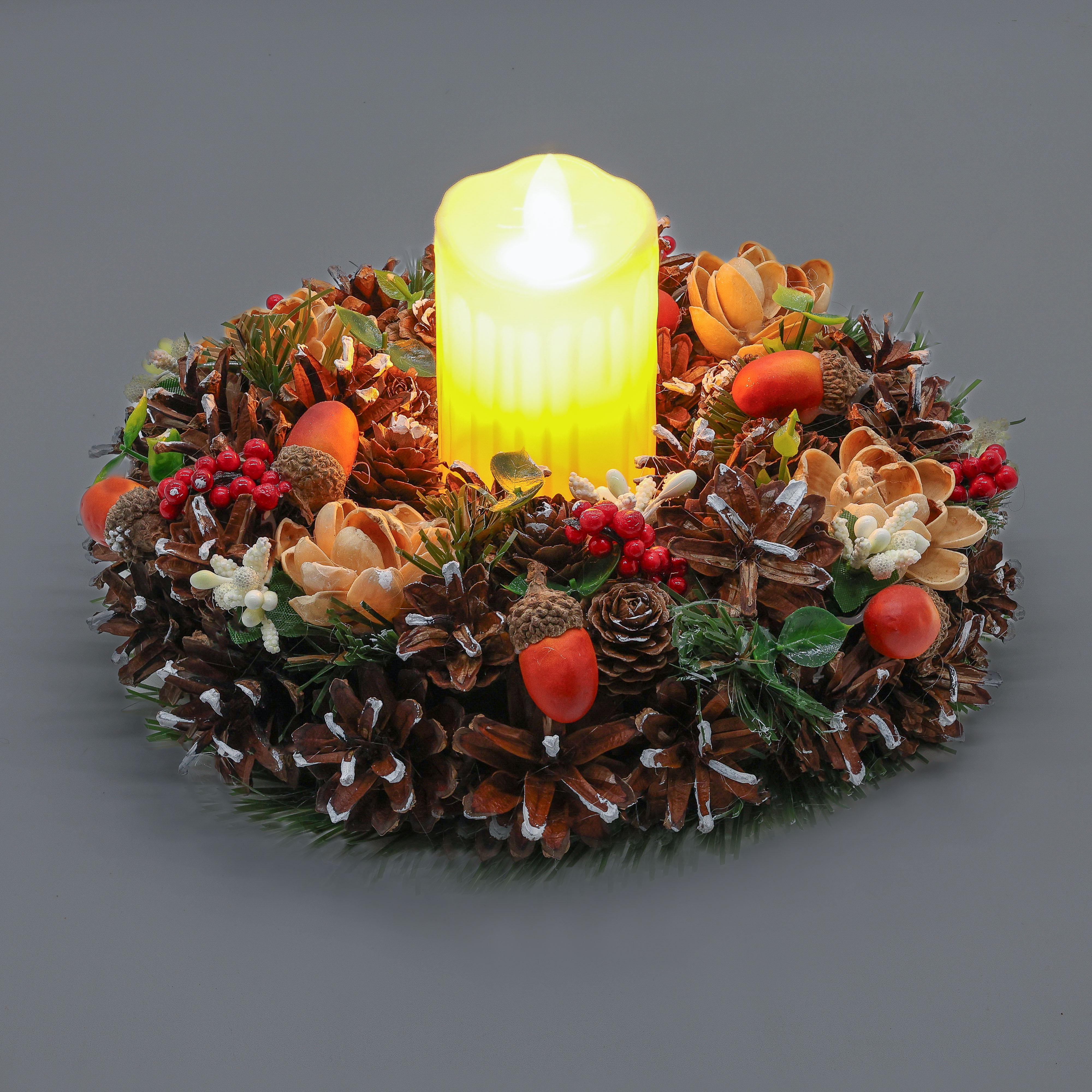 Венок-подсвечник из шишек и ягод с лед свечой 22/10 см (В2202Л)