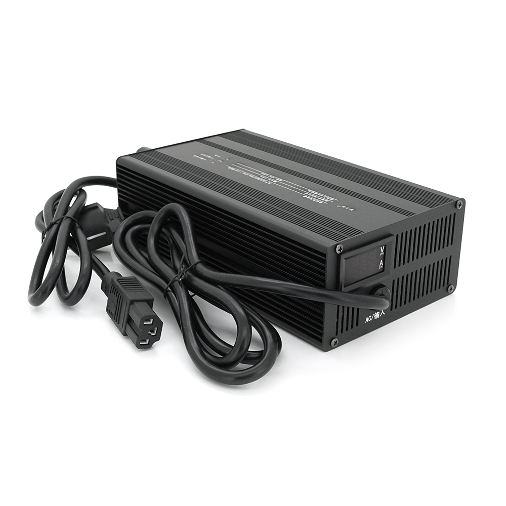 Зарядное устройство VOLTRONIC 36/48/60/72V 20 Ah 1600W для электроскутеров и электровелосипедов быстрая зарядка (36801)