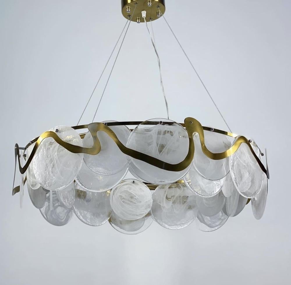 Люстра с уникальными задымленными пластинами на 10 ламп (AT 07 A)