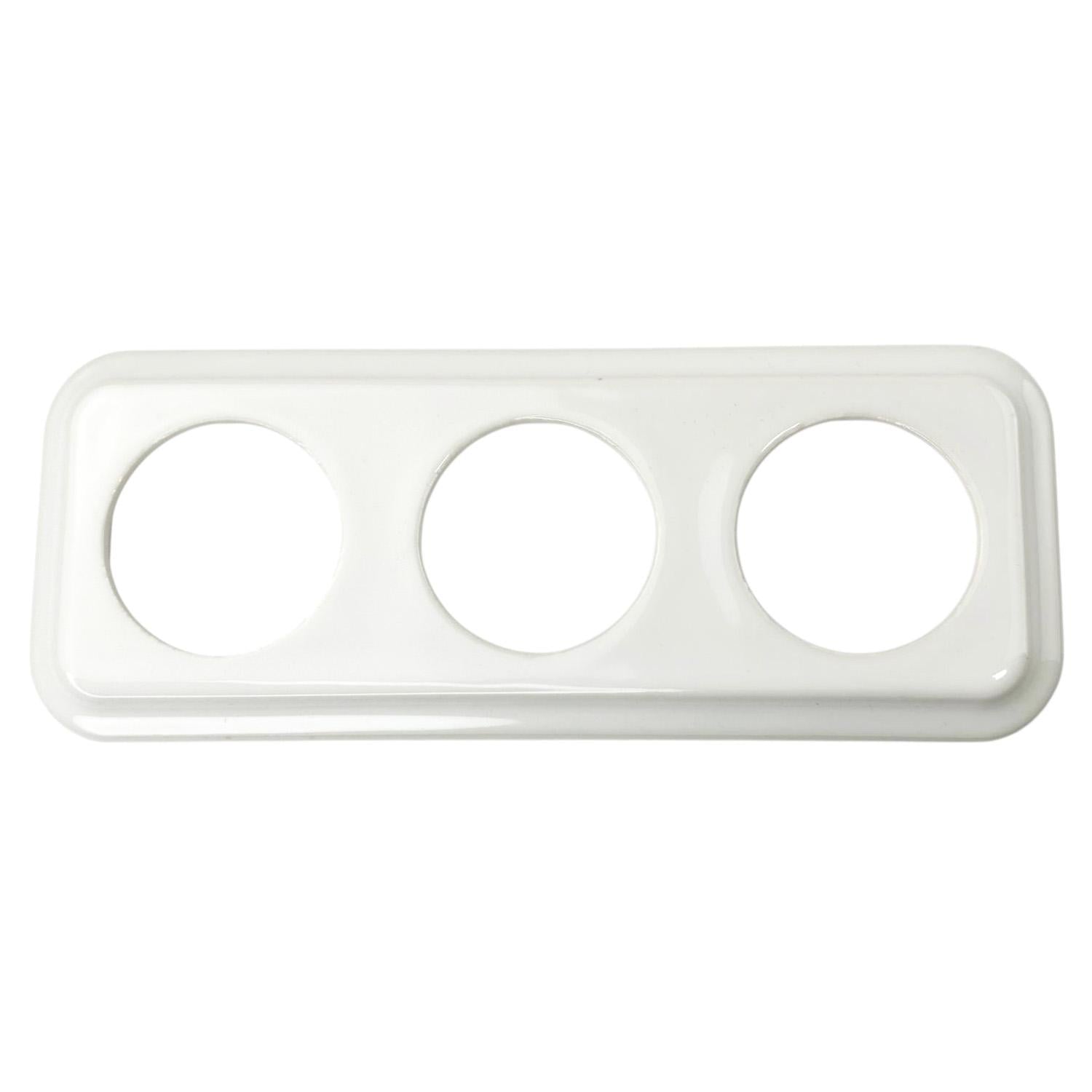 Рамка керамічна квадратна Keruida на 3 пости для прихованого монтажу Білий