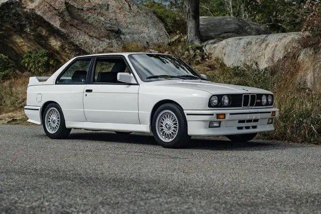 Модель автомобіля BMW M3 E30 1987 1:43 Білий (2009) - фото 8