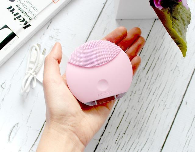 Щетка для чистки лица Foreo Luna mini 2 силиконовая (FG2) - фото 3