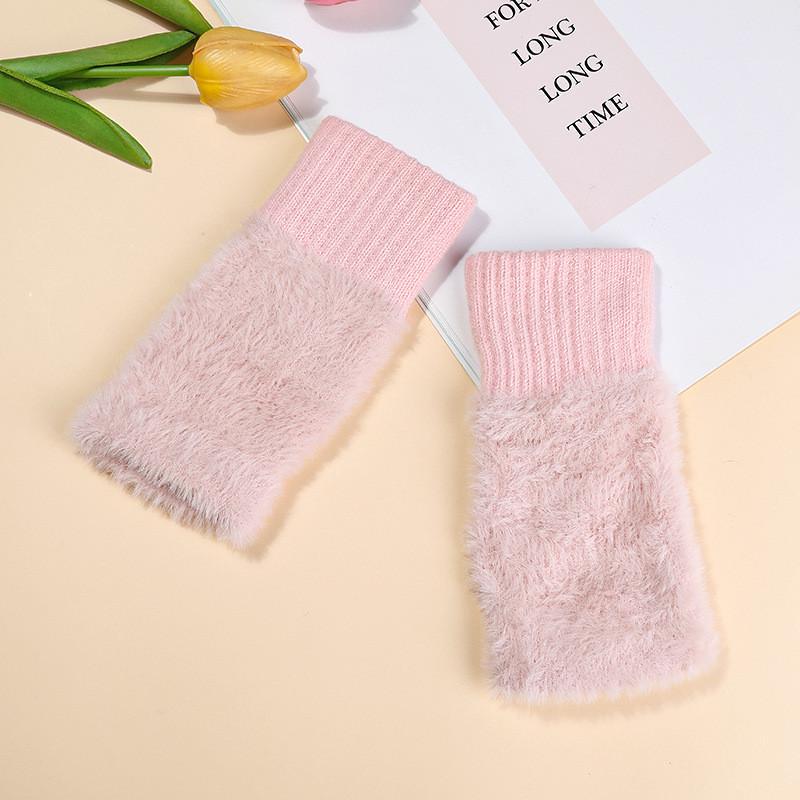 Митенки с мехом без пальцев One size Розовый (2448) - фото 4 Митенки с мехом без пальцев One size Розовый (2448) - фото 4