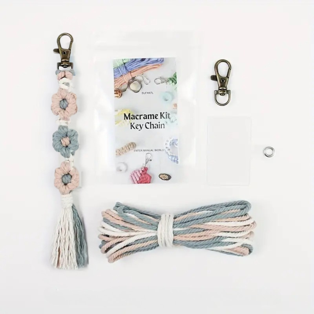 Набор макраме для рукоделия для ручной вязки плетеного брелока Цветы для ключей трехцветный 20х2,2 см Бежевый/Серый/Белый