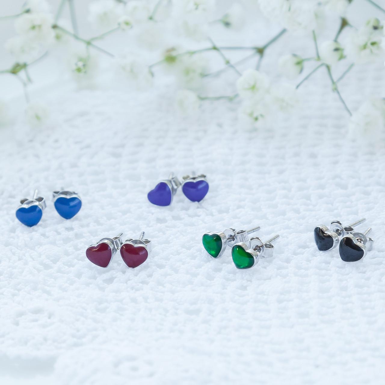 Серьги серебряные пусеты Сердца покрыты яркой эмалью