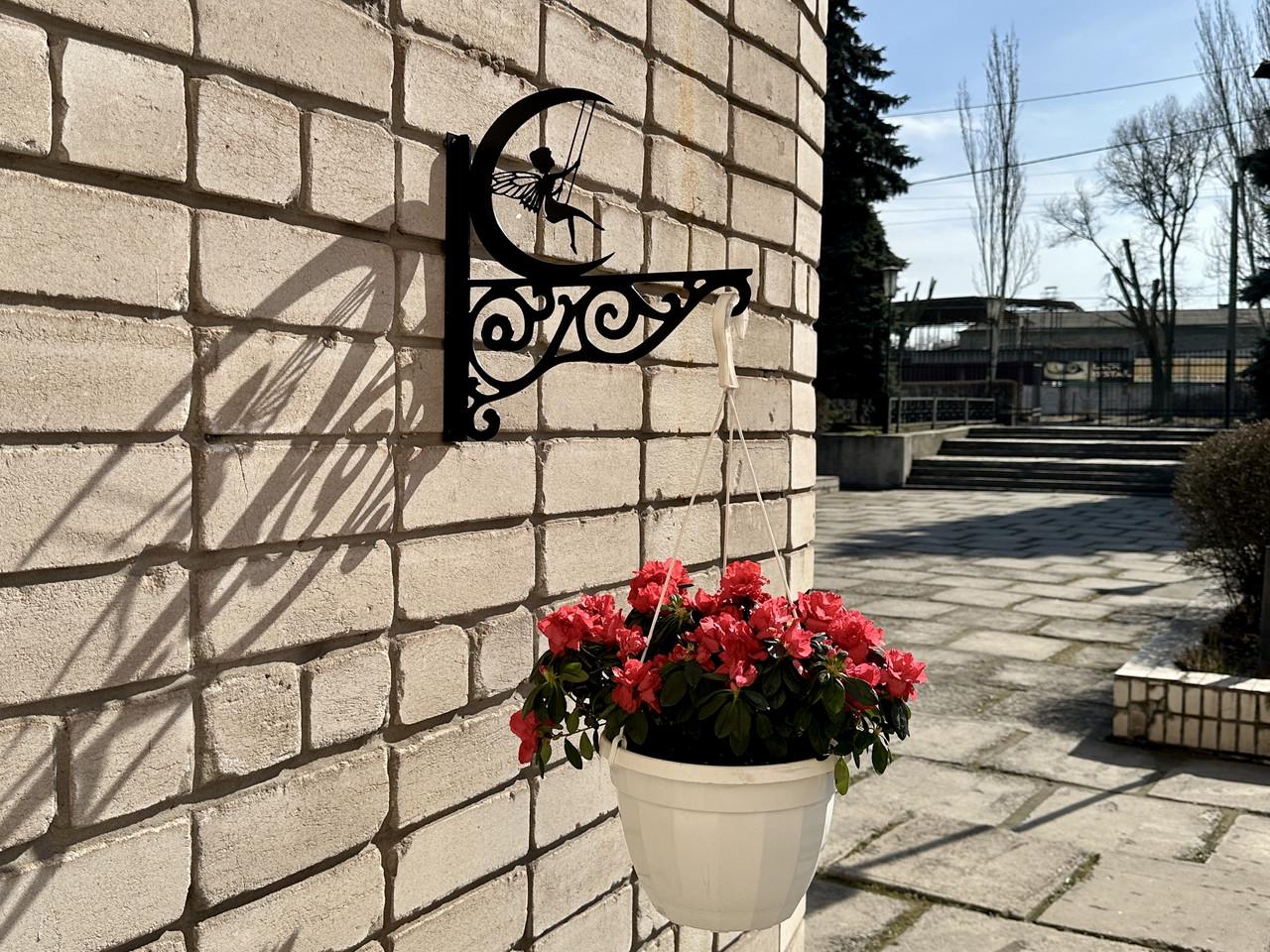 Кронштейн Фея на качели для кашпо с цветами метал Черный (Б014) - фото 6 Кронштейн Фея на качели для кашпо с цветами метал Черный (Б014) - фото 6