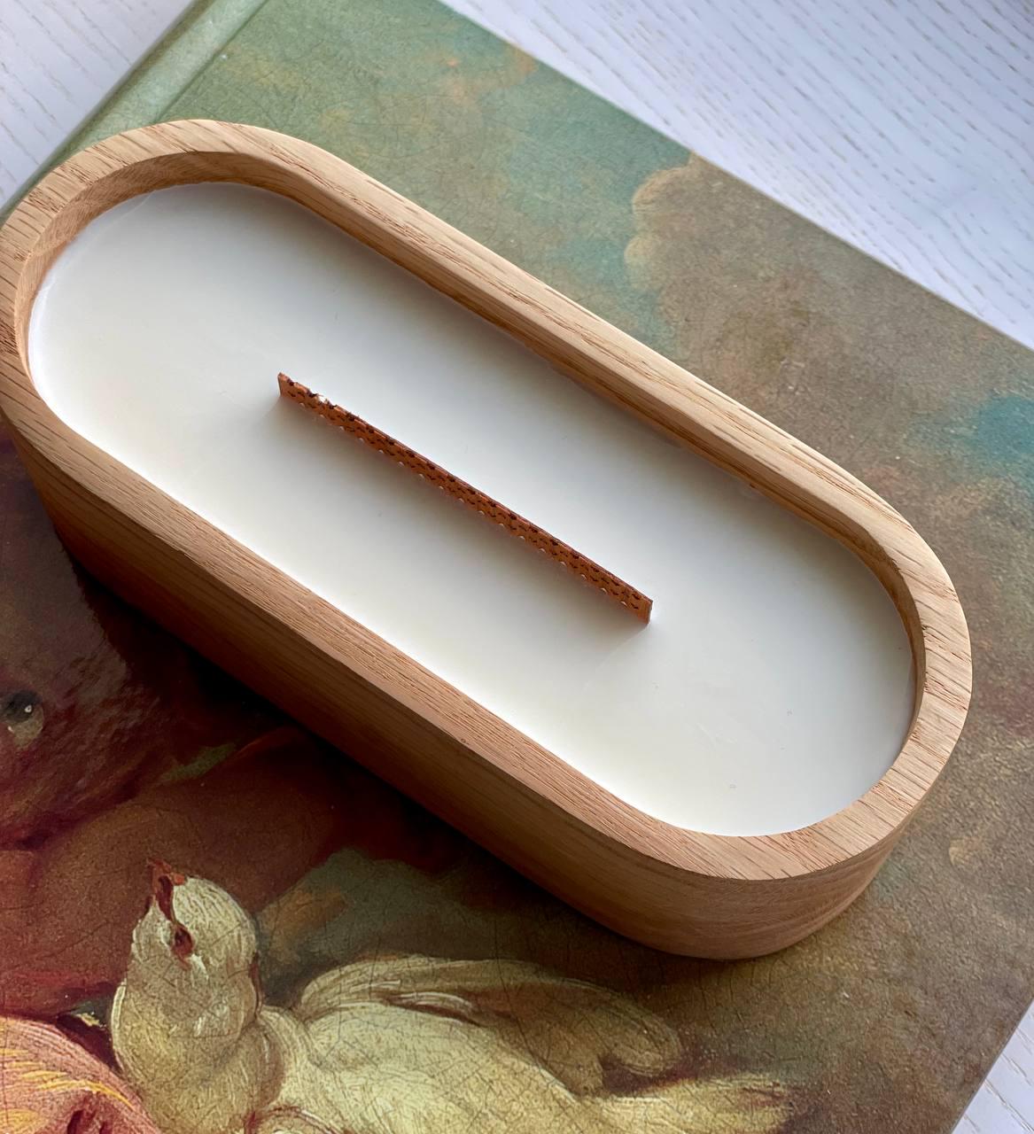 Свеча овальная соевая в дубовой емкости с деревянным фитилем 250 мл (9285194)