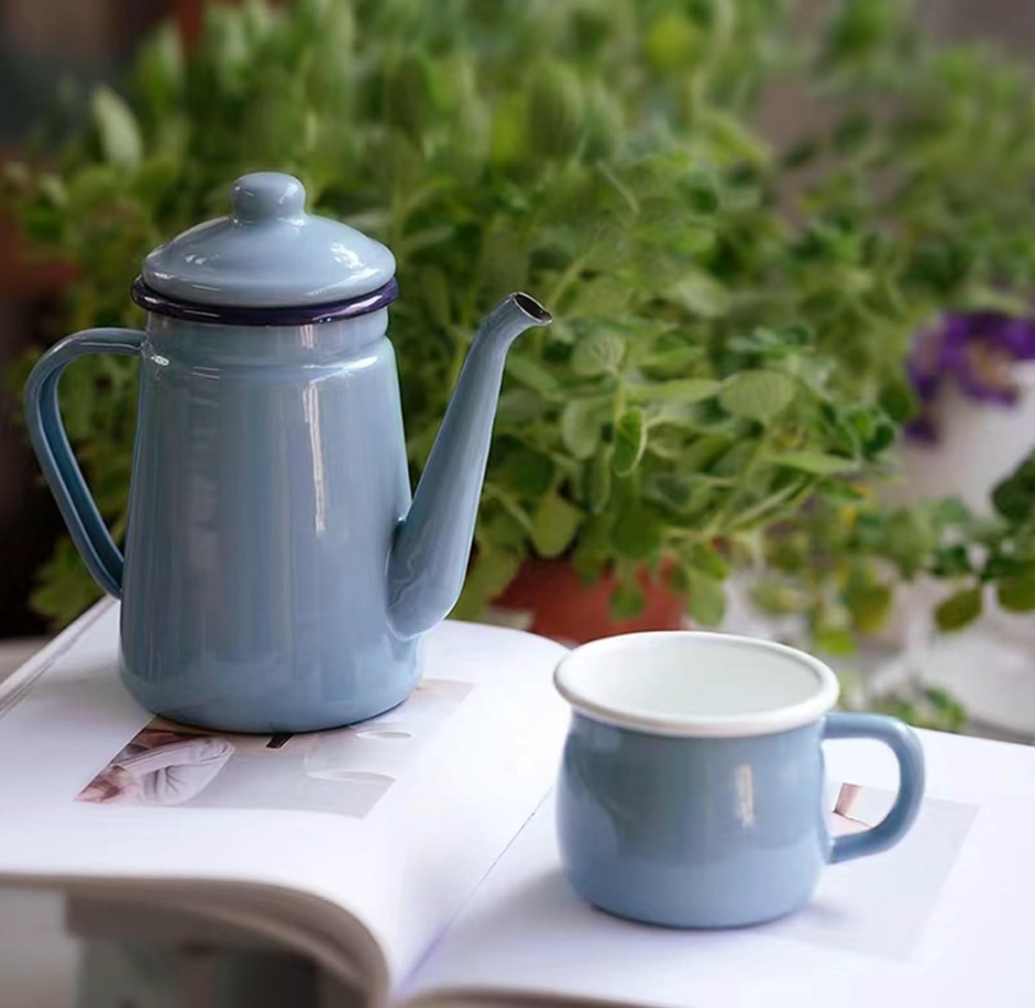 Чайник стальной с крышкой для газовой плиты из нержавеющей стали эмалированный 1 л Голубой (93888) - фото 7 Чайник стальной с крышкой для газовой плиты из нержавеющей стали эмалированный 1 л Голубой (93888) - фото 7