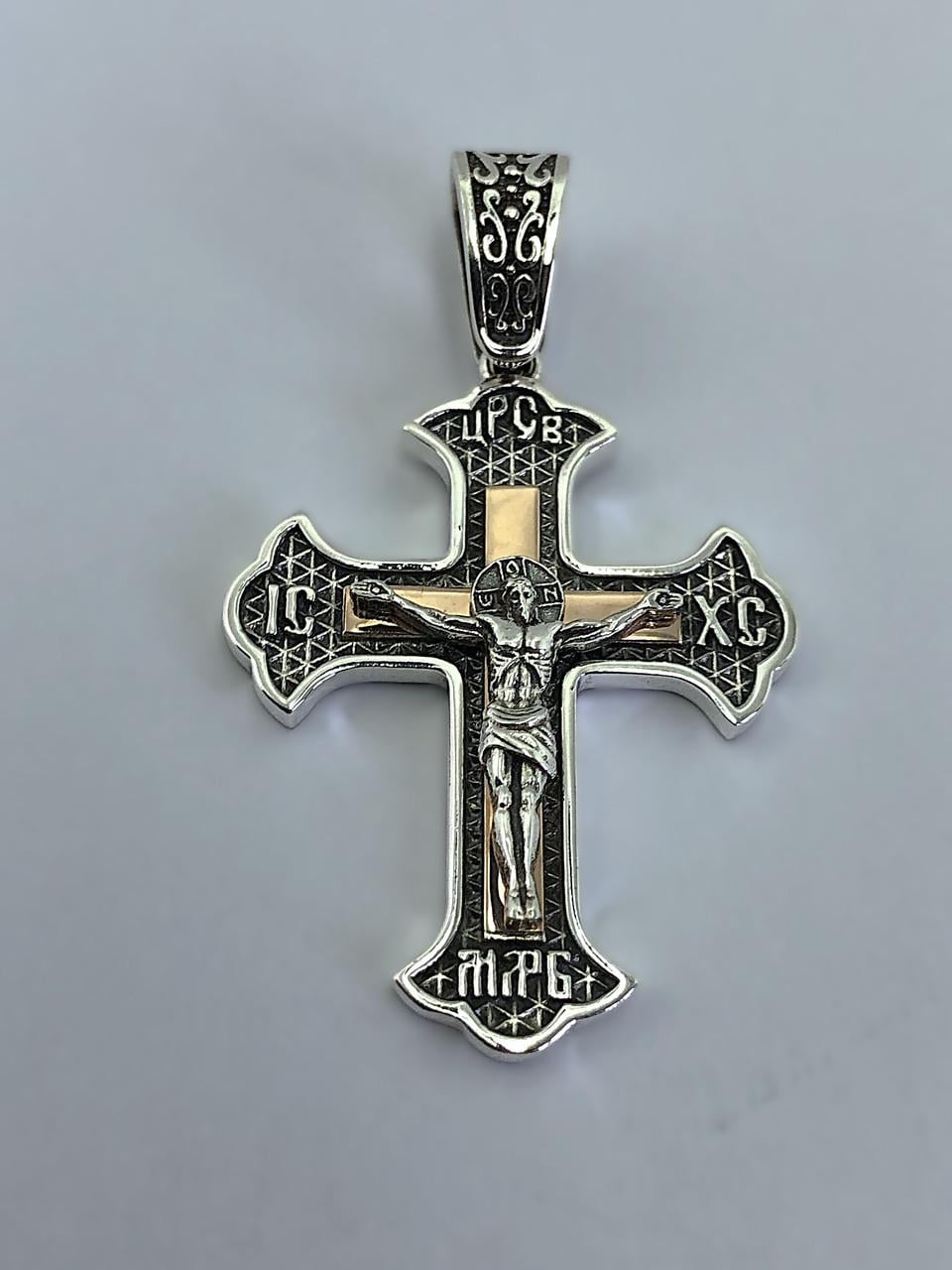 Крестик из серебра 925 пробы с золотыми вставками (КДУ-79/1)