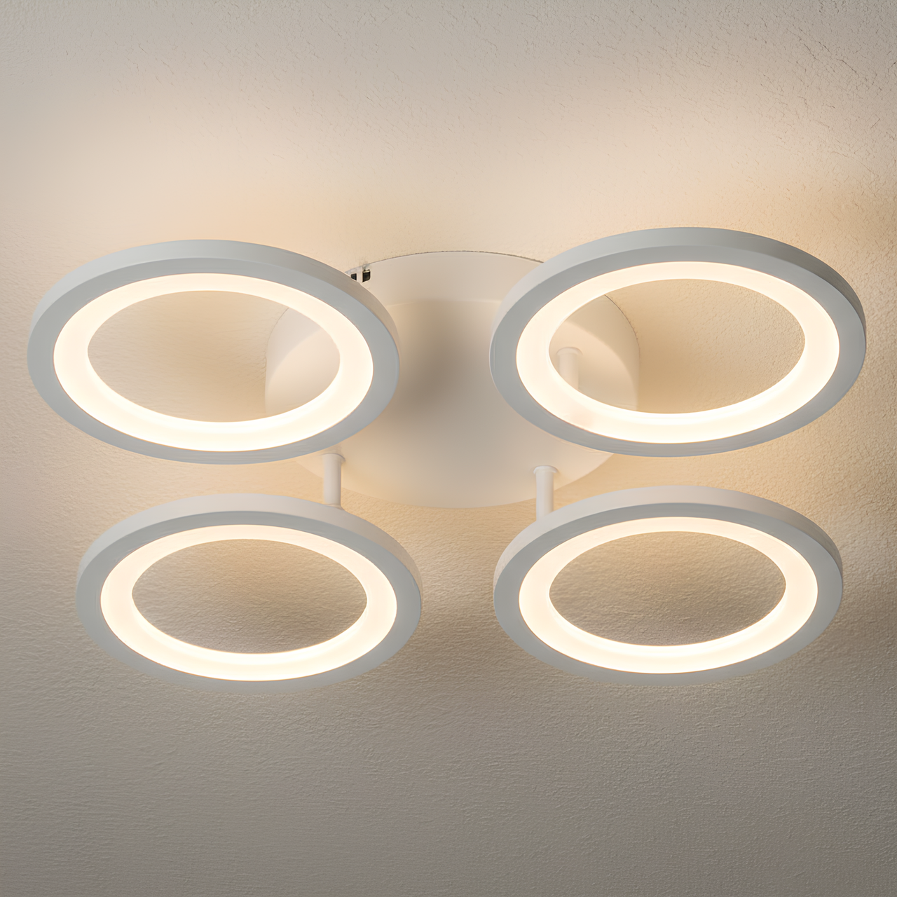 Люстра світлодіодна Valeso 88W з пультом с розсіювачами-кільцями 3000-6500K Білий (G 2715/4 WT)