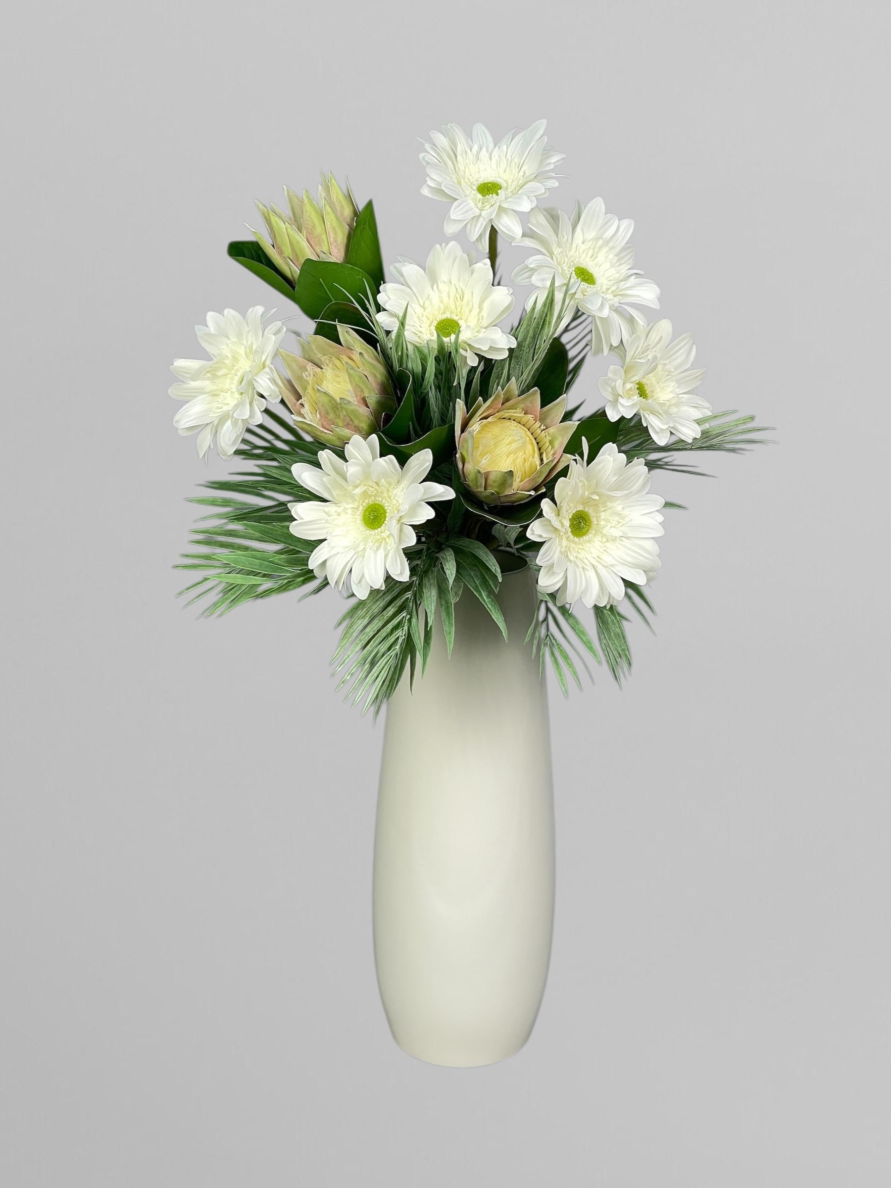 Искусственный букет с герберой и протеей 55 см (А470)