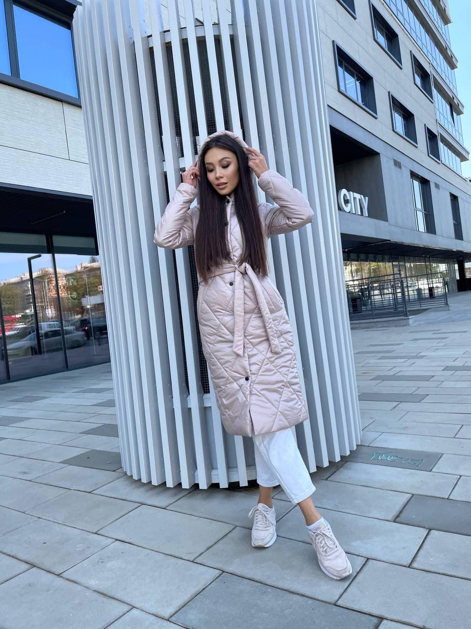 Куртка-пальто жіноча стьобана K&ML 19 з капюшоном M р. 44 Пудровий (9287129) - фото 5 Куртка-пальто жіноча стьобана K&ML 19 з капюшоном M р. 44 Пудровий (9287129) - фото 5