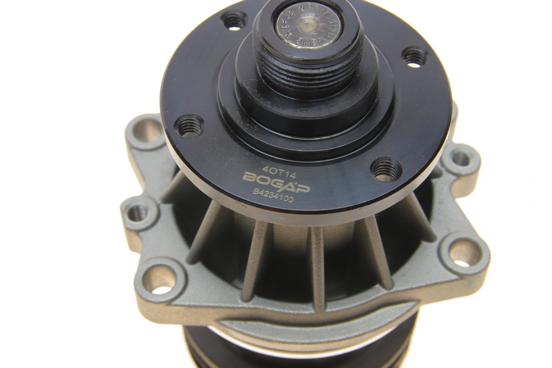 Водяная помпа BOGAP BMW 3 E36/E46/5 E34/E39/E60/7 E38/E65-E67/X3 E83/X5 E53 M50/M52 (B4234100) - фото 2 Водяная помпа BOGAP BMW 3 E36/E46/5 E34/E39/E60/7 E38/E65-E67/X3 E83/X5 E53 M50/M52 (B4234100) - фото 2