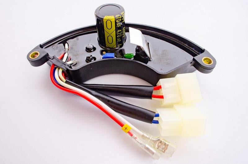 Реле напряжения генератора AVR 3 фазы 5-7 кВт 400V 470mF класс А (4388)