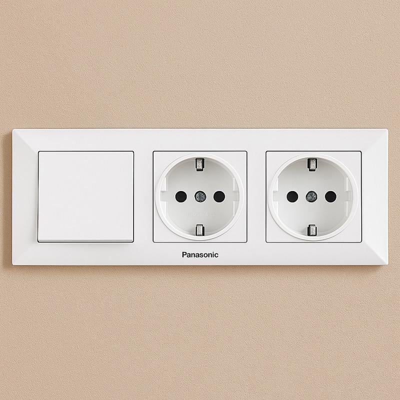 Рамка для розеток четырехместная Panasonic Arkedia Slim ABS горизонтальная Белый (WNTF08042WH-UA1) - фото 2 Рамка для розеток четырехместная Panasonic Arkedia Slim ABS горизонтальная Белый (WNTF08042WH-UA1) - фото 2