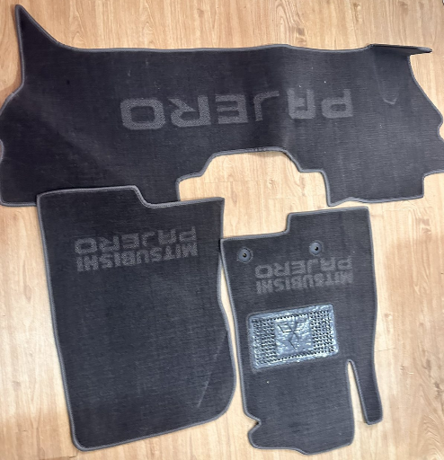 Коврики в салон для Mitsubishi Pajero 3 шт./1 уп. Серый (KG-8119)