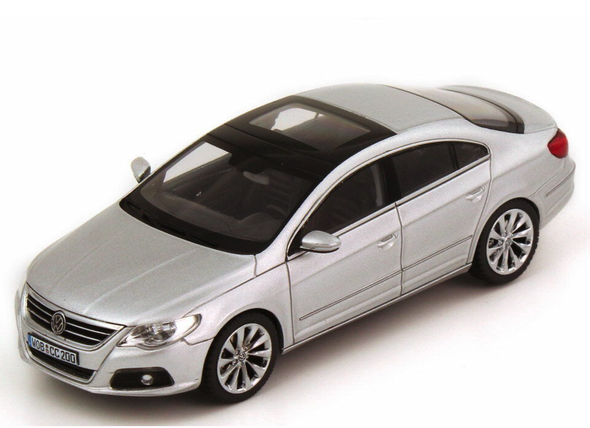 Модель автомобиля 1:43 Volkswagen Passat CC Silver (3C8099300A7W/3C8099300C7Z) Модель автомобиля 1:43 Volkswagen Passat CC Silver (3C8099300A7W/3C8099300C7Z)