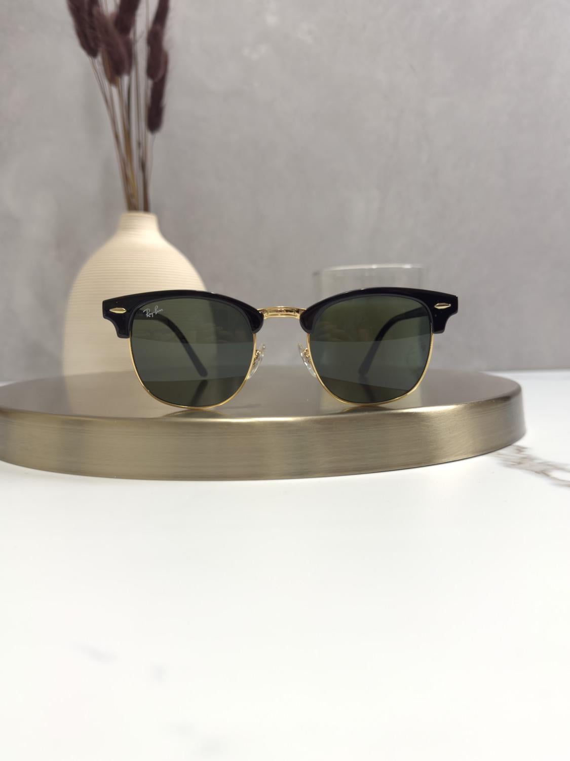 Солнцезащитные очки Ray-Ban RB3016 Clubmaster Black/Gold Солнцезащитные очки Ray-Ban RB3016 Clubmaster Black/Gold