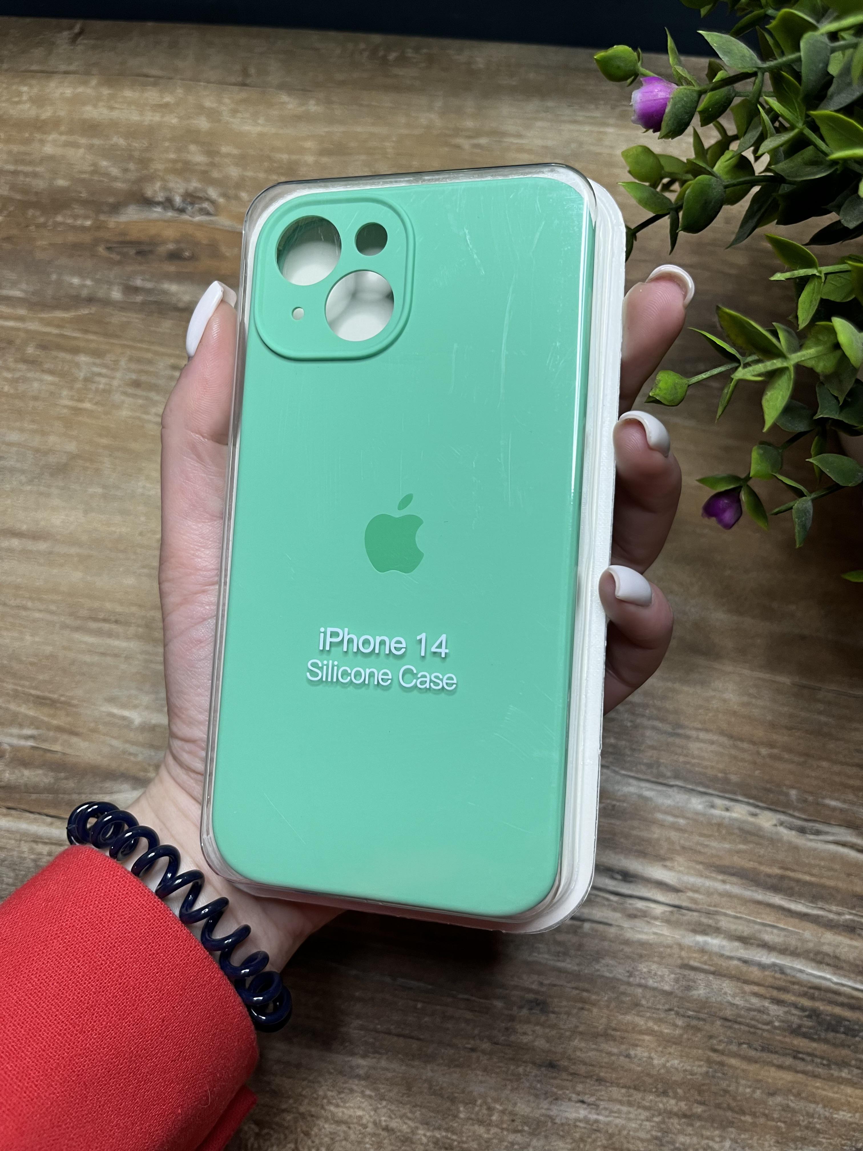 Чехол накладка на iPhone (Айфон) 14 закрытый низ и закрытая камера silicone case full camera Apple - фото 1