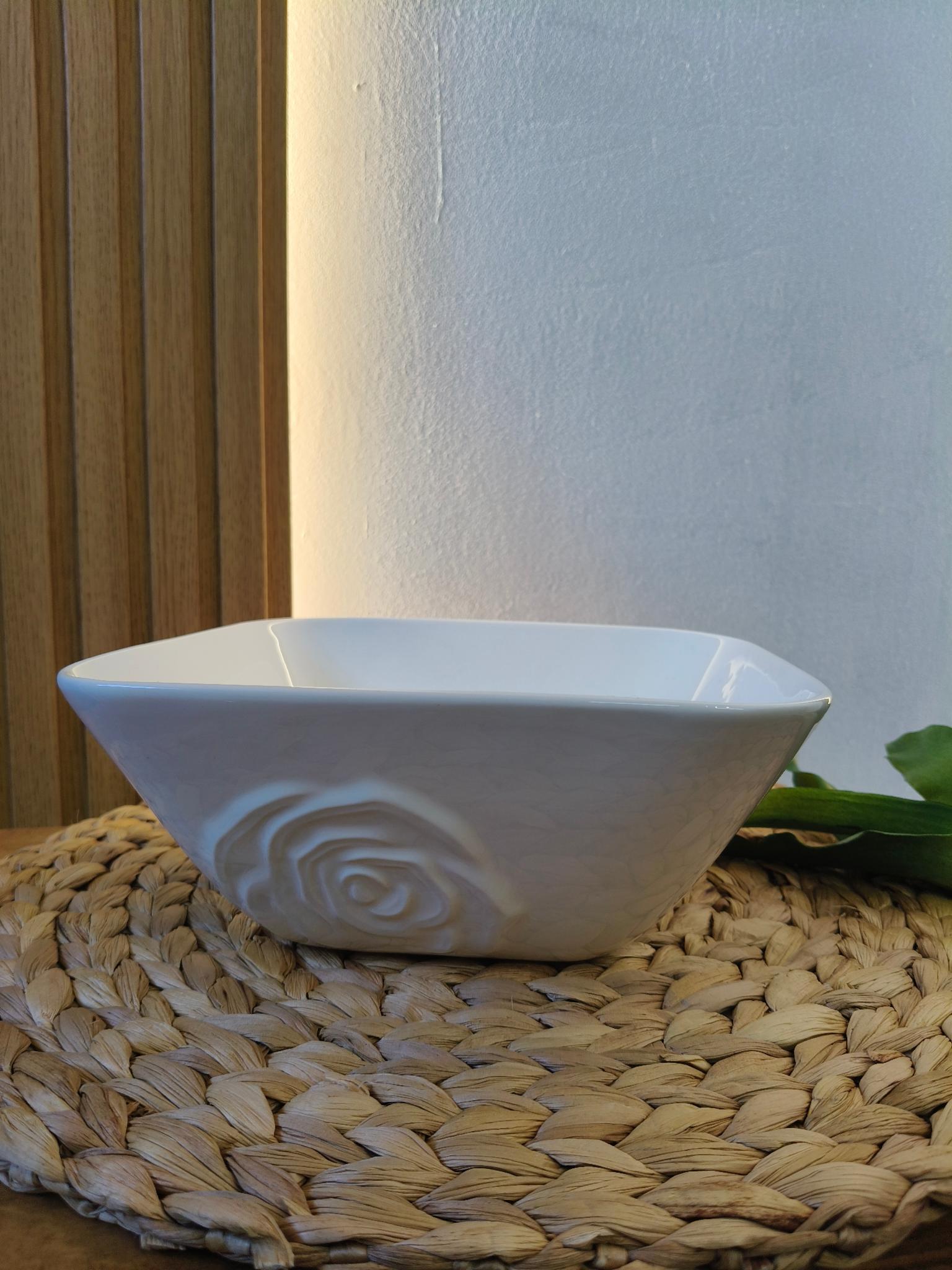 Салатник фарфоровый Роза 1,6 л 21х21х8,5 см