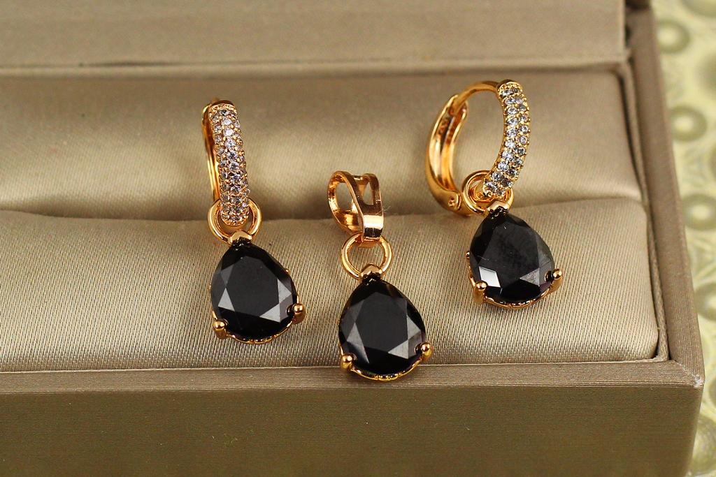 Набір Xuping Jewelry сережки і кулон з чорною зйомною краплею Золотистий (34718059)