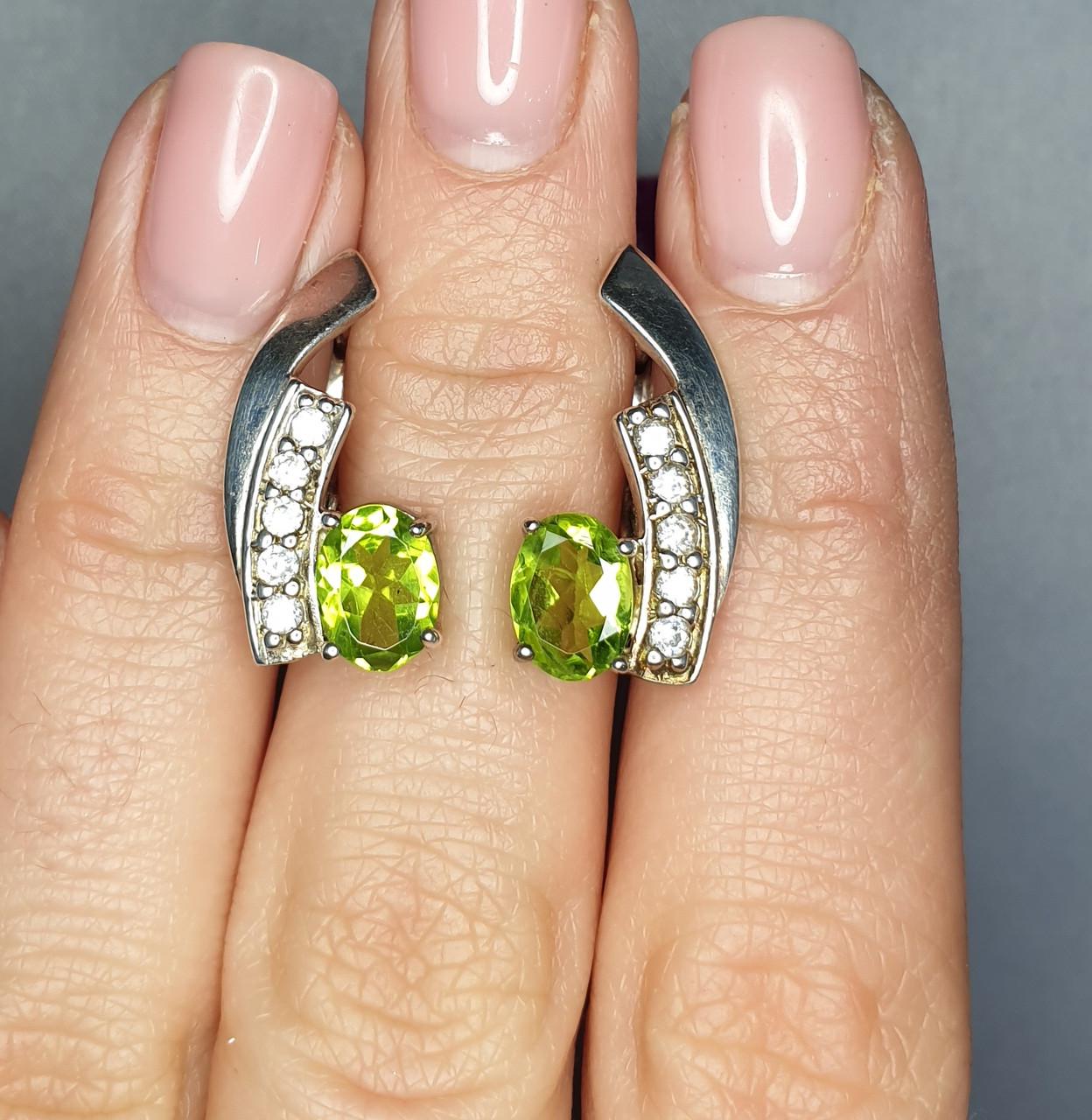 Серьги серебряные с хризолитом и кубическим цирконием 4,96 г (1364571502)