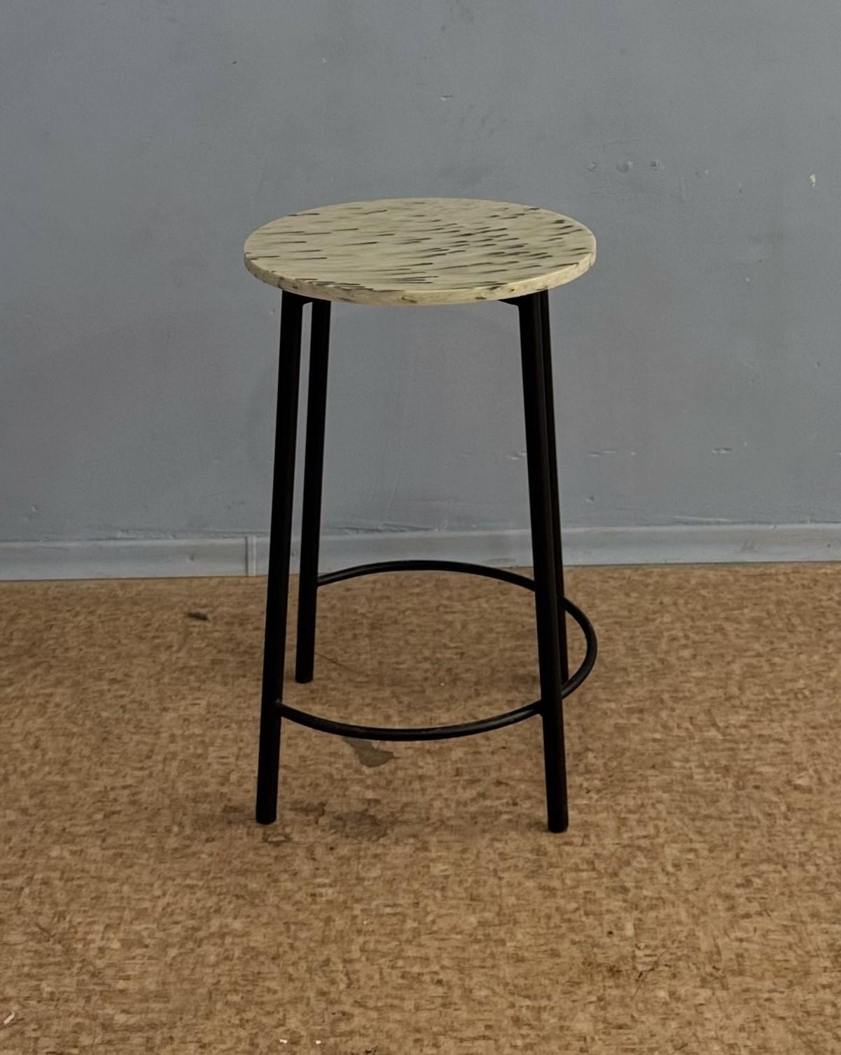 Стілець барний для кухні/бару/кав'ярні Recast Plastic круглий 38х60 см Сірий (BR200) - фото 2 Стілець барний для кухні/бару/кав'ярні Recast Plastic круглий 38х60 см Сірий (BR200) - фото 2