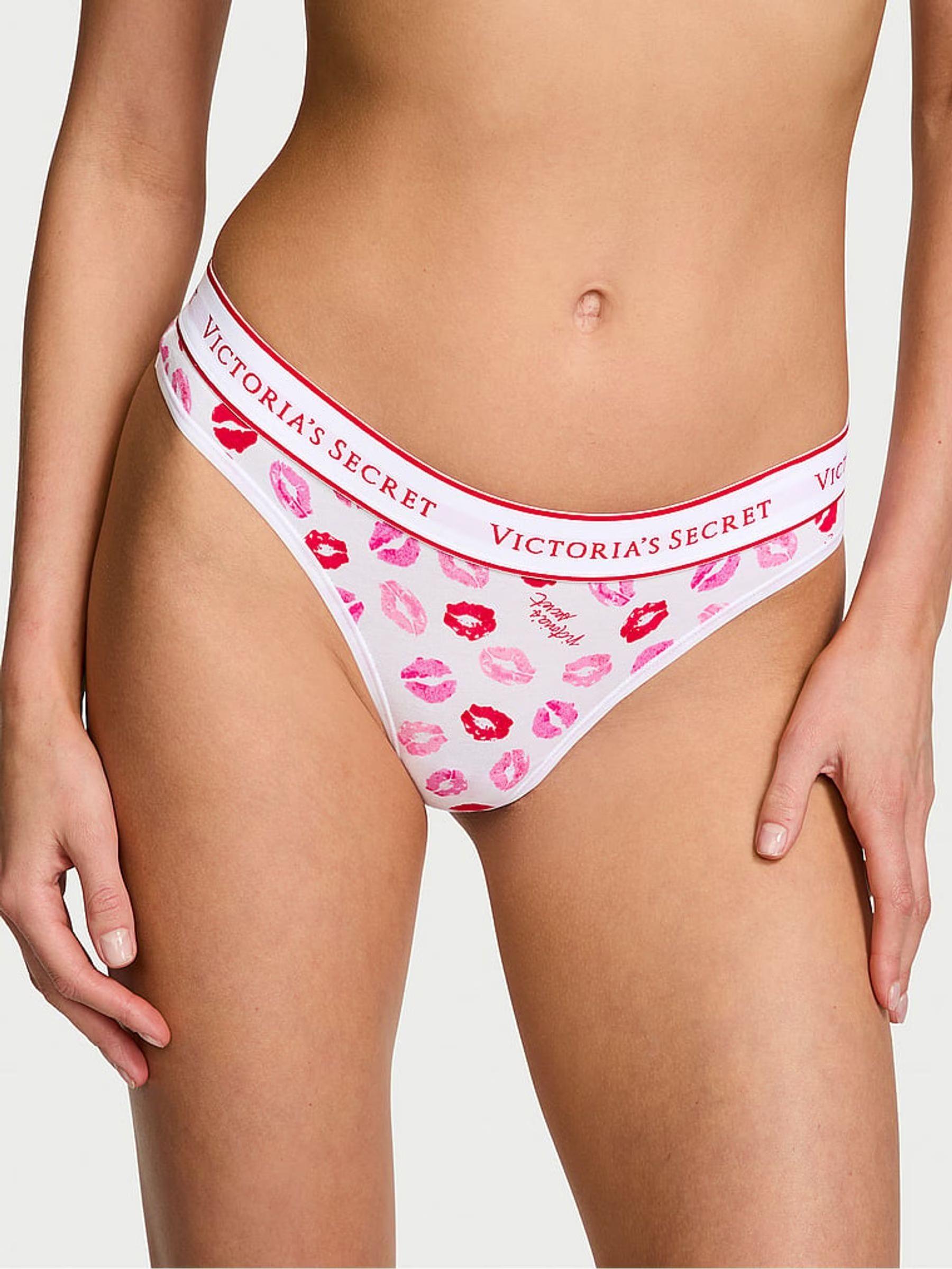 Трусики стринги Victoria's Secret White Kisses Thong Knickers M Белый (26987858)