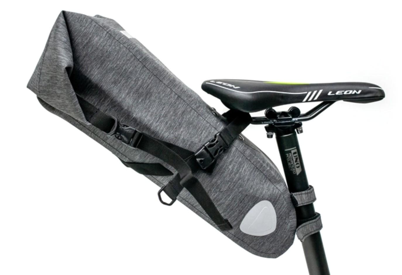 Велосумка байкпакінг під сідло BRAVVOS 62x14x14 см Сірий
