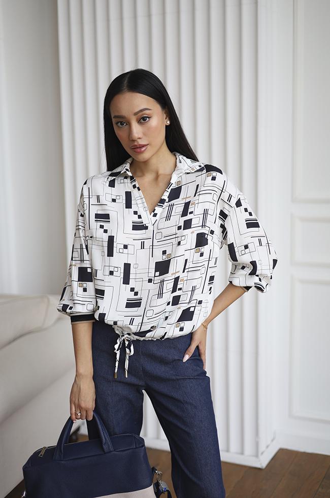 Блуза Lipar 2920 с черным геометрическим принтом р. 48 Молоко (16907151)