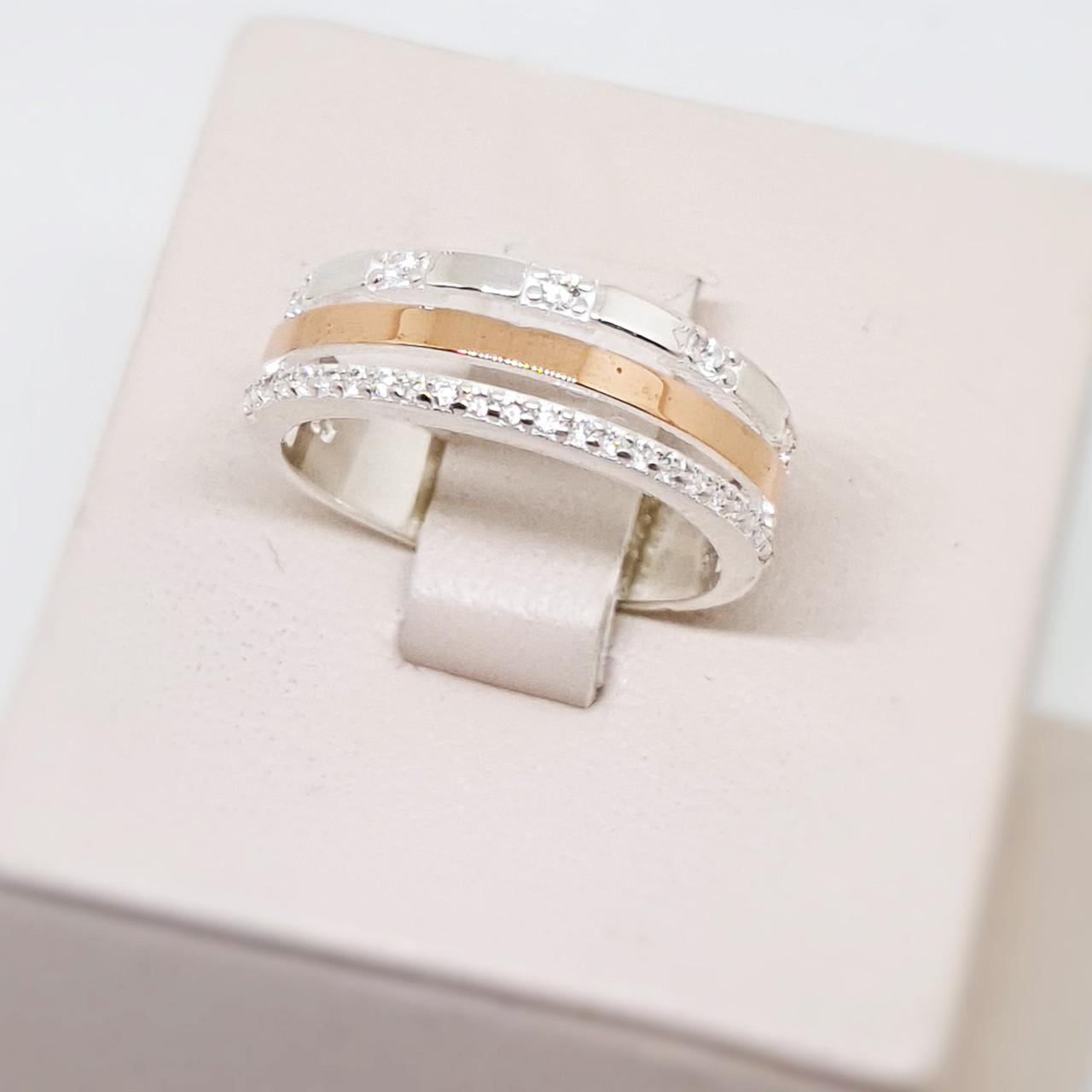 Кольцо серебряное с кубическим цирконием и золотыми пластинами р. 17 3,29 г (1561784835)