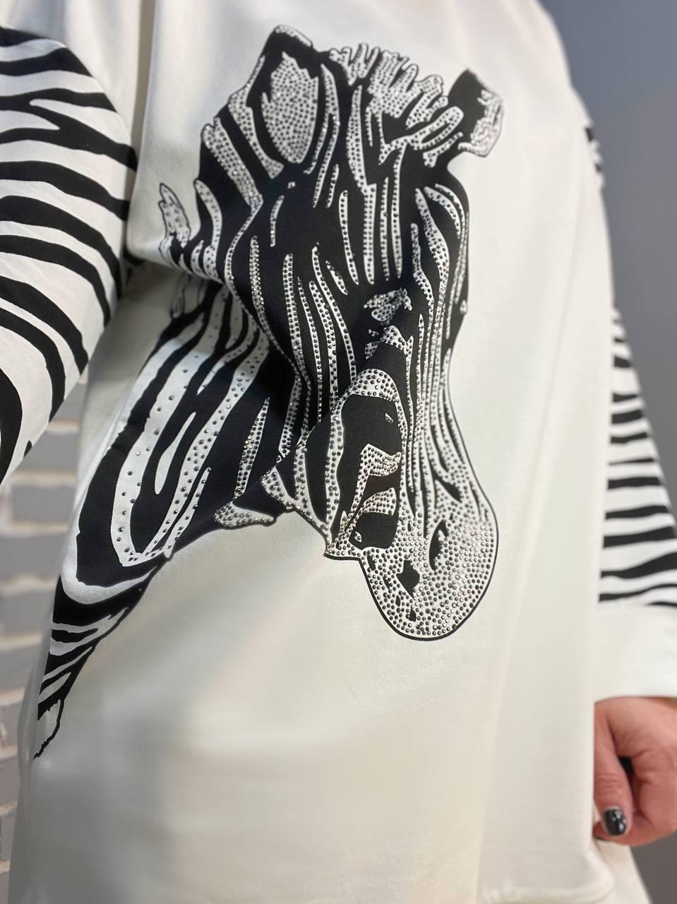 Світшот жіночий LSK 6030 подовжений зебра каміння OS Білий (1762) - фото 2 Світшот жіночий LSK 6030 подовжений зебра каміння OS Білий (1762) - фото 2