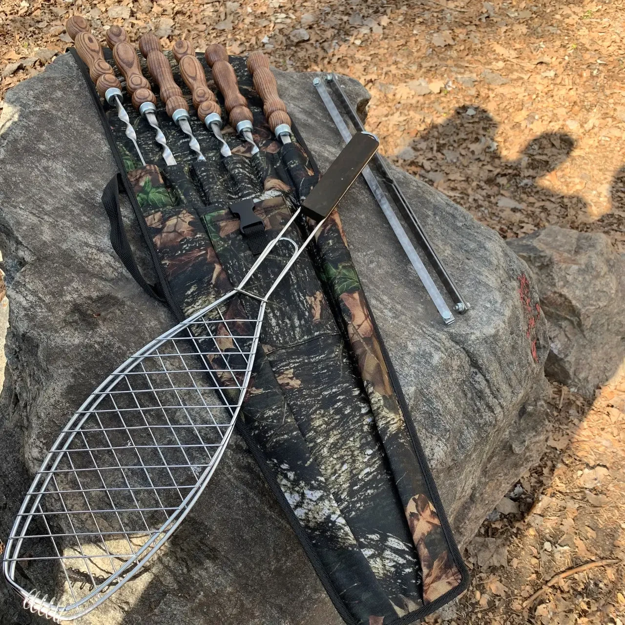 Набор для барбекю мангал/рамка/6 шампуров/решетка с деревянной ручкой туристический в чехле