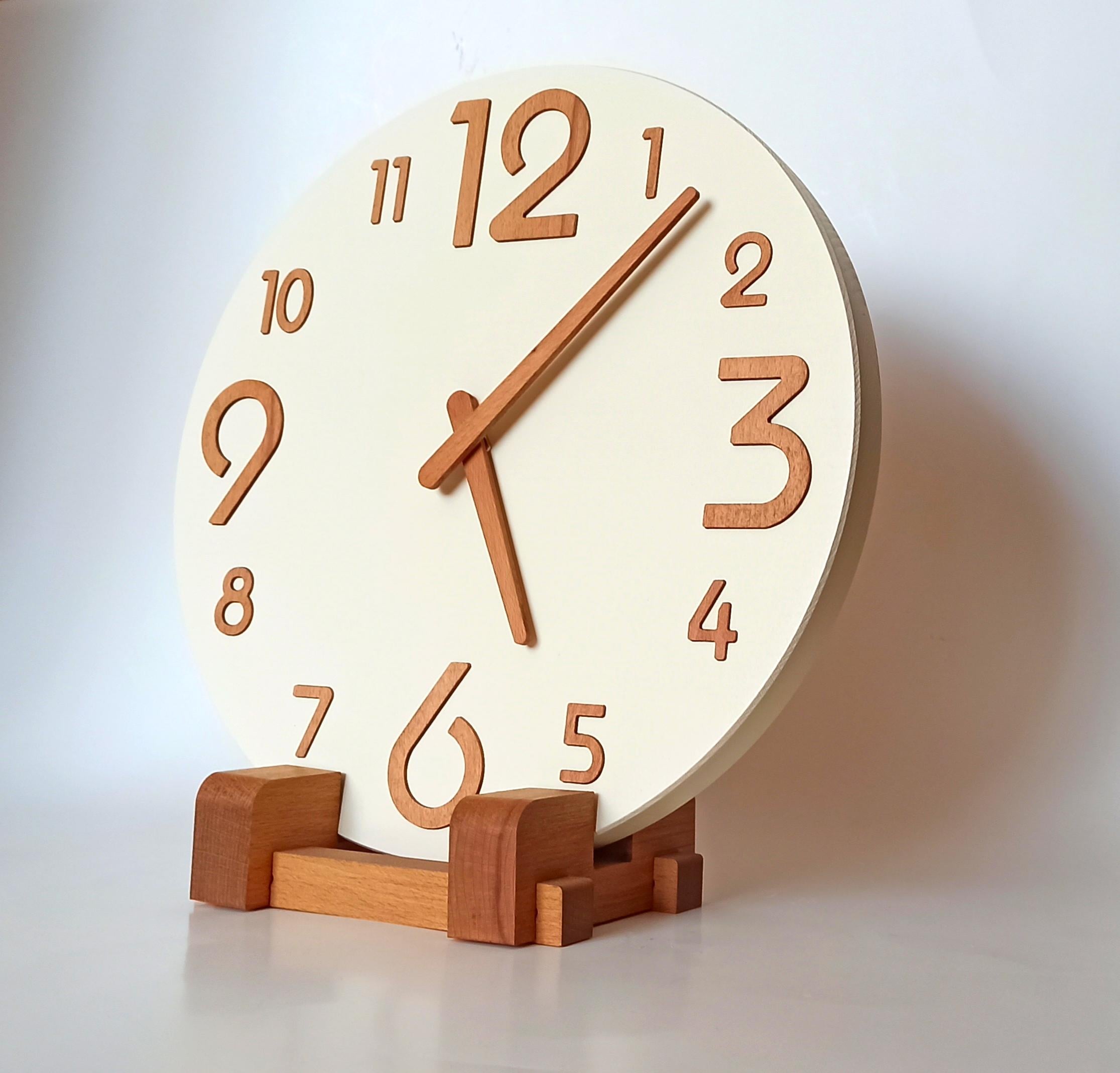 Часы настенные из натурального дерева Fresh круглые с подставкой 31 см (01002) Часы настенные из натурального дерева Fresh круглые с подставкой 31 см (01002)