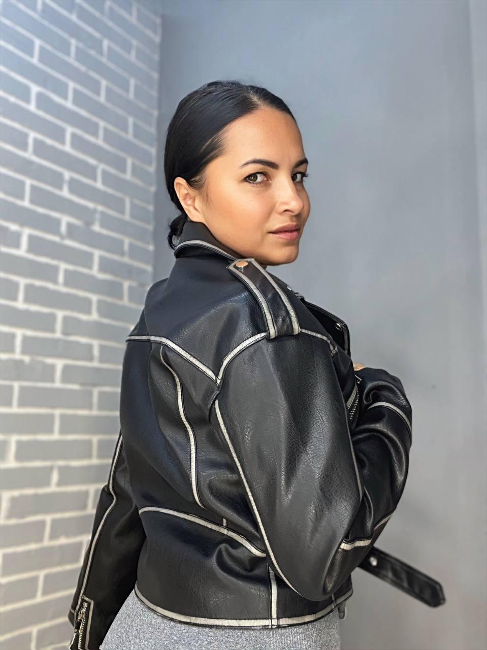 Куртка женская Aftf Basic 2466 короткая косуха молнии пояс вареные швы экокожа M Черный (2758) - фото 8 Куртка женская Aftf Basic 2466 короткая косуха молнии пояс вареные швы экокожа M Черный (2758) - фото 8