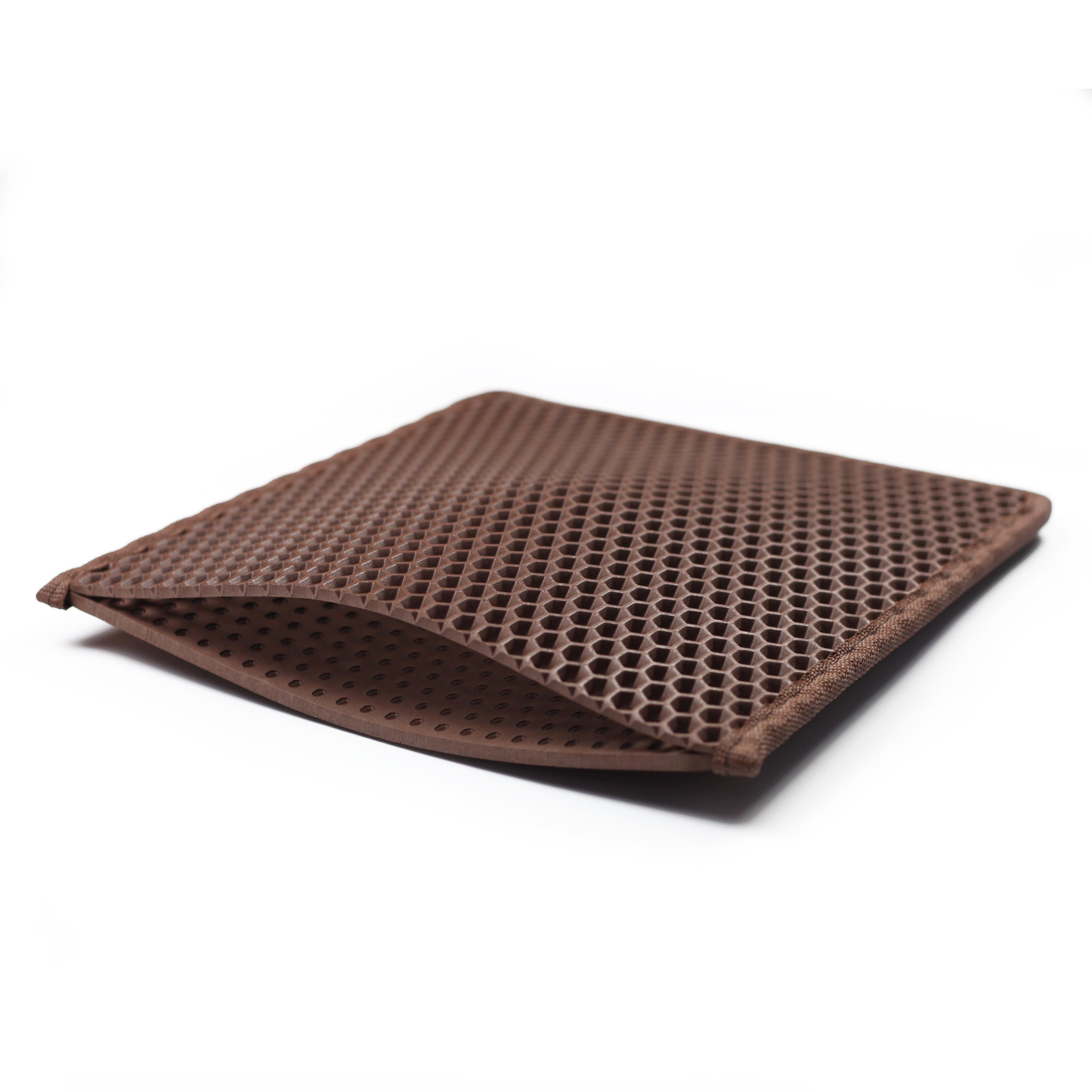 Килимок двошаровий Cat in Box для мисок та котячих лотків EVA 33x30 см Коричневий - фото 1 Килимок двошаровий Cat in Box для мисок та котячих лотків EVA 33x30 см Коричневий - фото 1