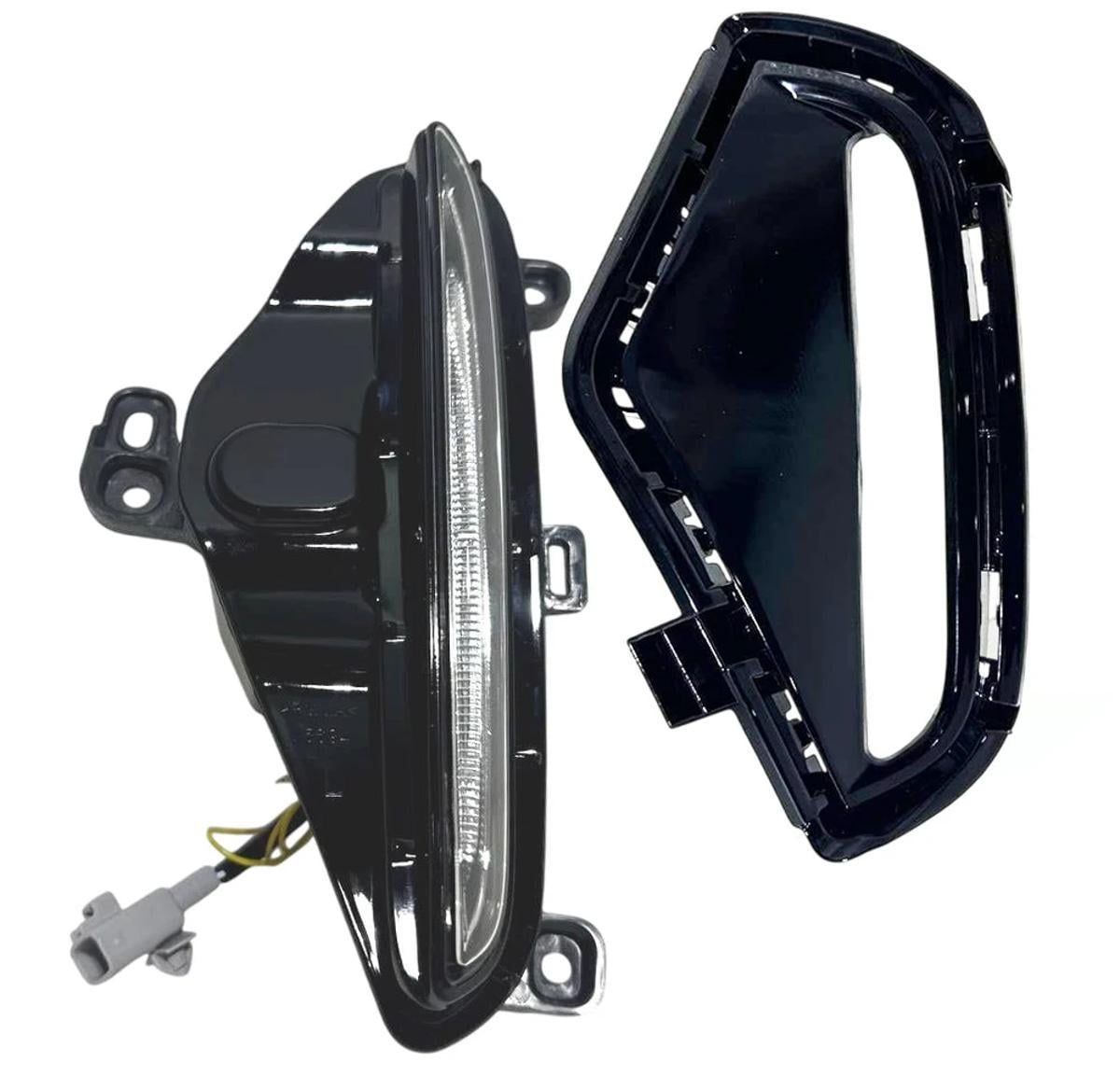 Грати протиманної фари ліва Toyota Rav 4 2021+ (52128-42231)