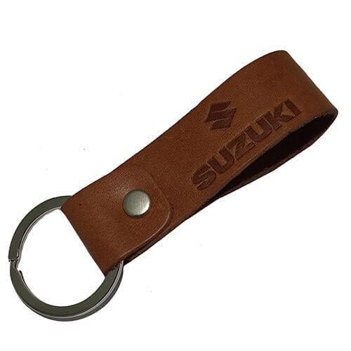 Брелок автомобильный кожаный c лого Suzuki (110730)